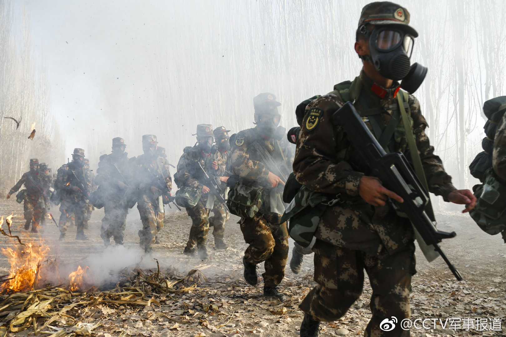一路征程一路战歌 直击武警新兵野营拉练最前沿_新浪新闻