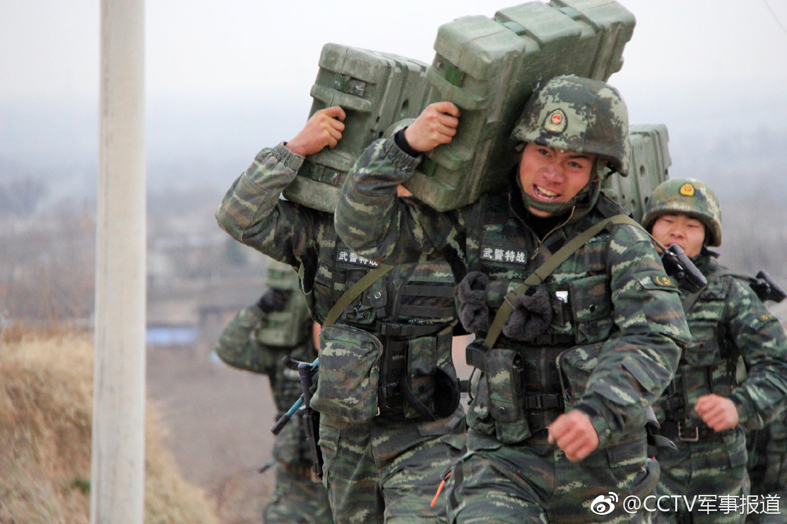 武警陕西总队咸阳支队"魔鬼周"极限训练 铸造反恐尖刀