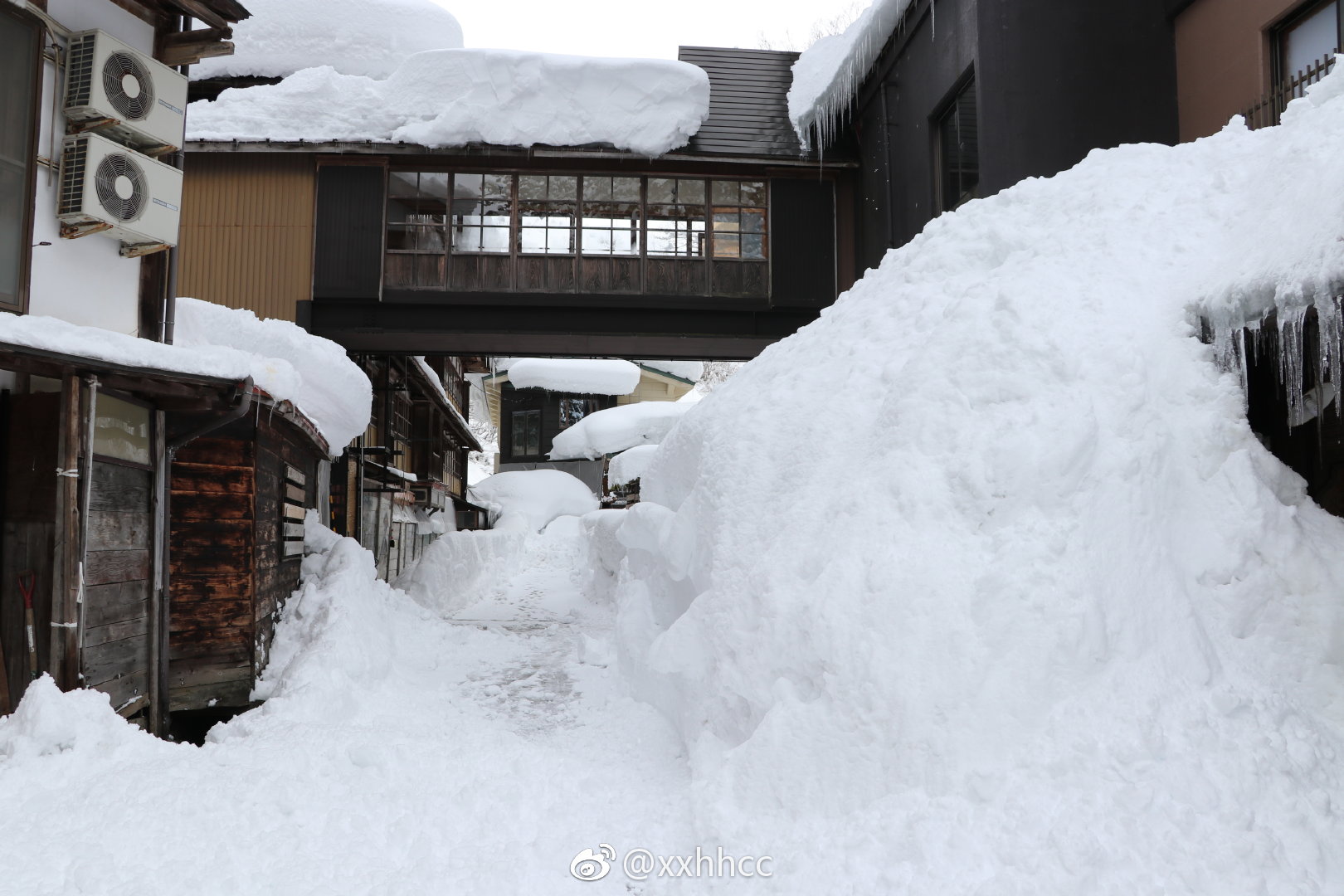 国境の長いトンネルを抜けると雪国であった 国境の長いトンネルを抜けると雪国であった