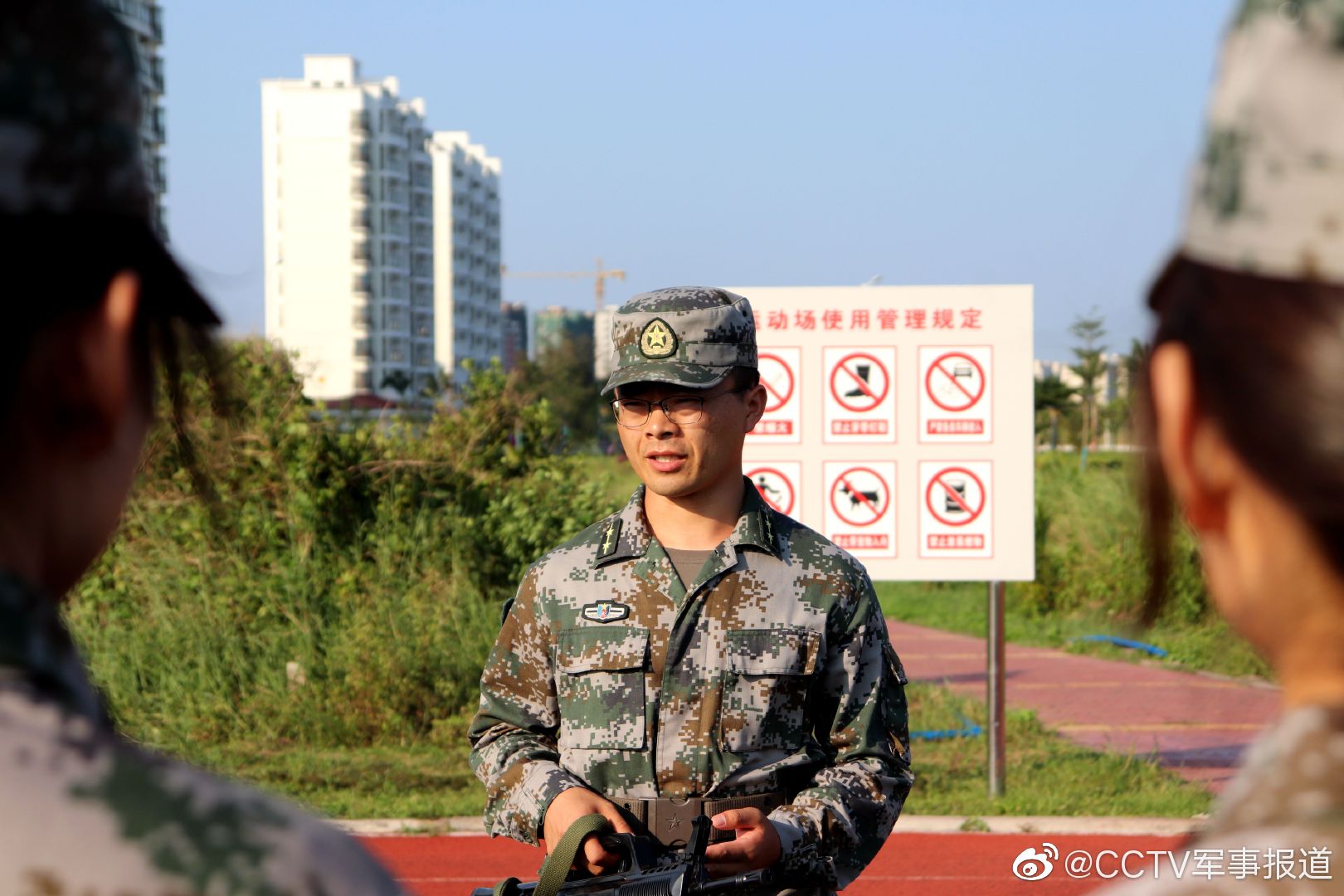 战术核心与内线支柱 解密詹姆斯浓眉的无敌化学反应