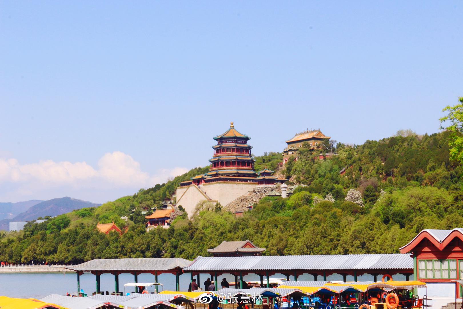 颐和园,中国清朝时期皇家园林,前身叫清漪园.占地约290公顷