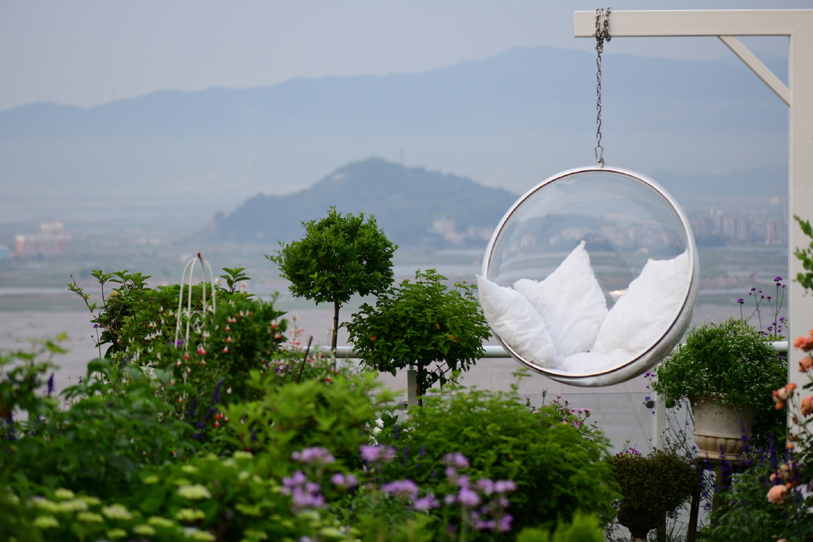 我被辣妈(霞浦花沁石)的这个月亮秋千圈粉了,尤其是海边的背景|月亮|