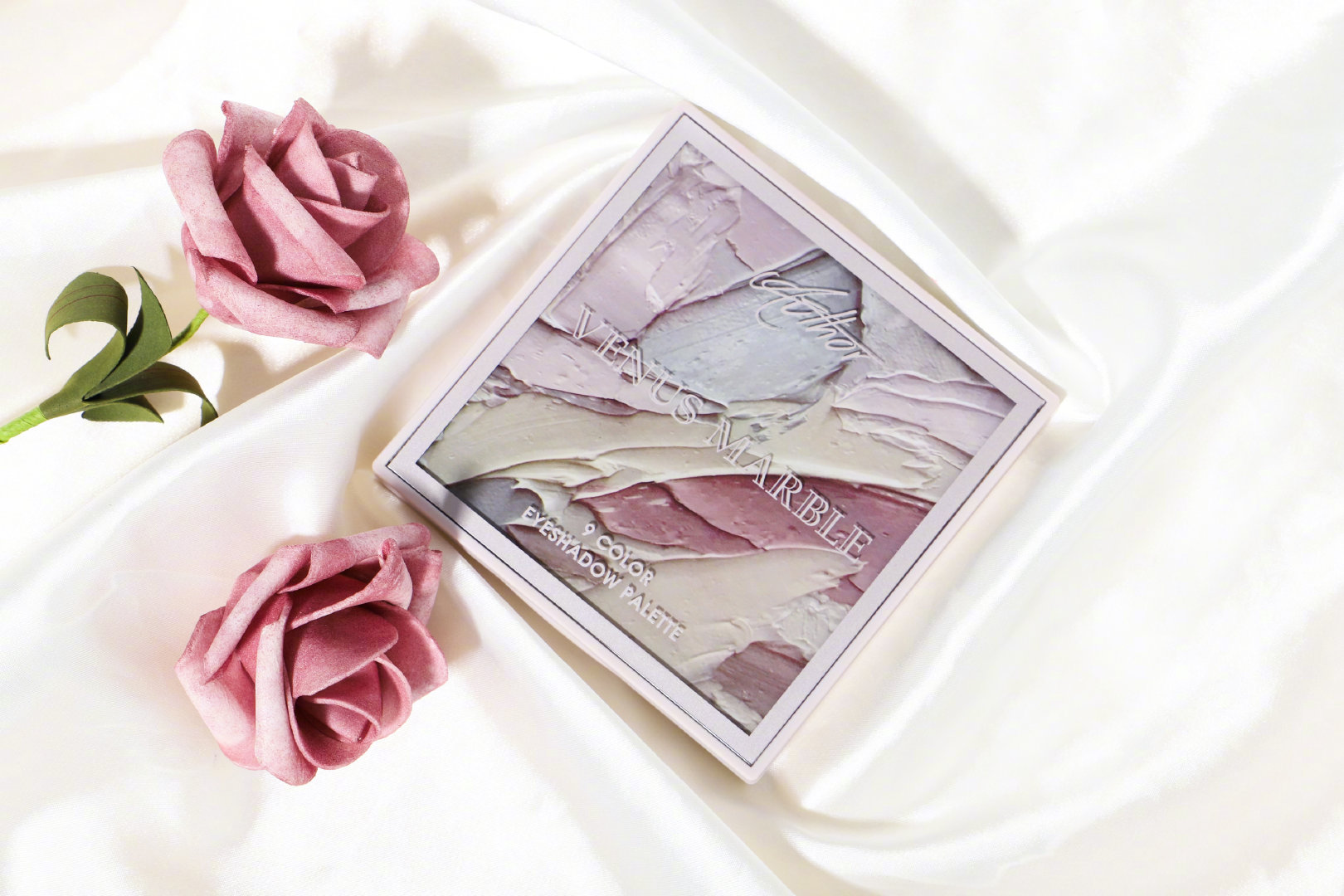 囤哥のvm9色大理石眼影盘分享vm9色眼影盘系列最出名的是拜金