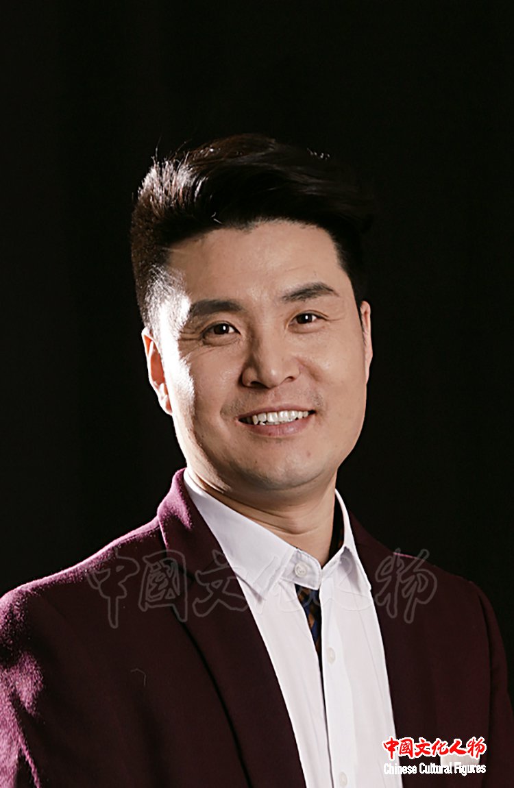 歌唱演员杨博程男高音歌唱演员欧云巴特大连大学音乐学院声乐副教授