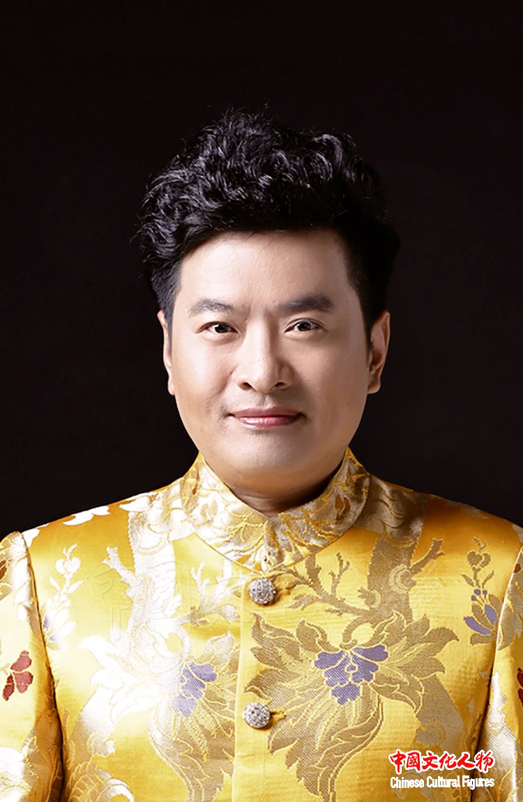男高音歌唱家王志昕中国-东盟艺术学院客座教授,男高音歌唱家吕宏伟