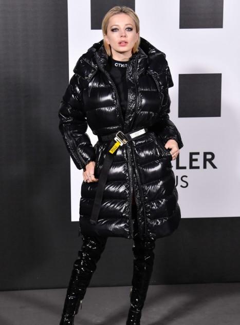 时尚都是"上宽下紧",羽绒服这么穿时尚保暖,照着穿就对了|腰带|造型