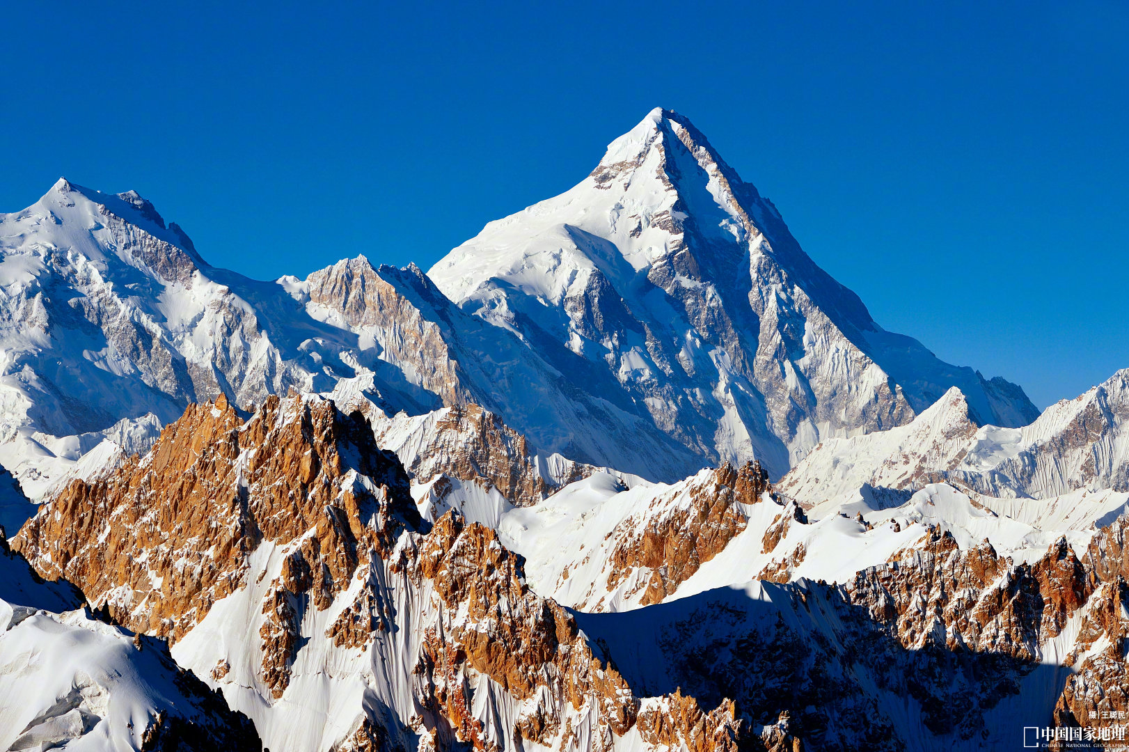 在塔吉克语里,"乔戈里"意为"高大雄伟"|乔戈里峰_新浪网