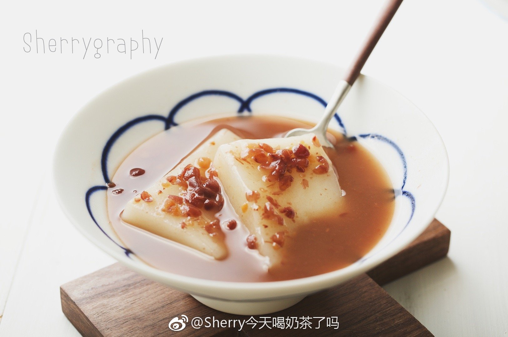 一碗日式烤年糕红豆汤被消灭的过程吃完继续码某宝餐具推荐的文