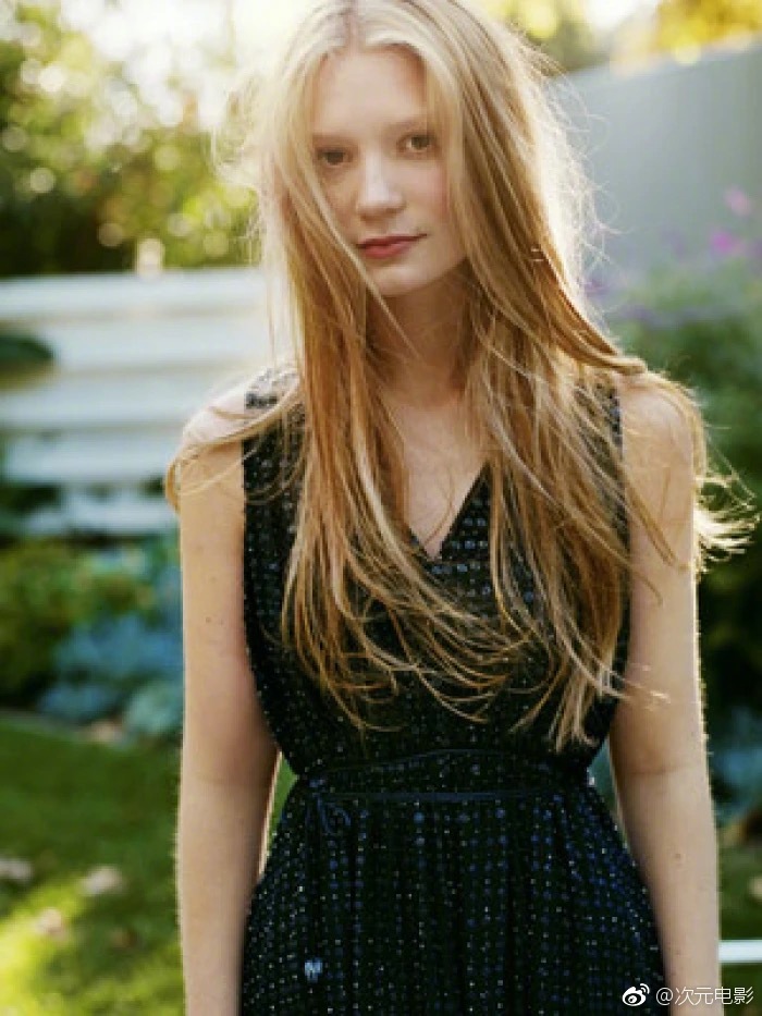 pattins,四妹bill skarsgard,米娅·华希科沃斯卡mia wasikowska