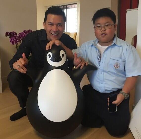 吕良伟儿子罕见照片,肥头大耳很是富态,颜值和爸爸不在一个水平