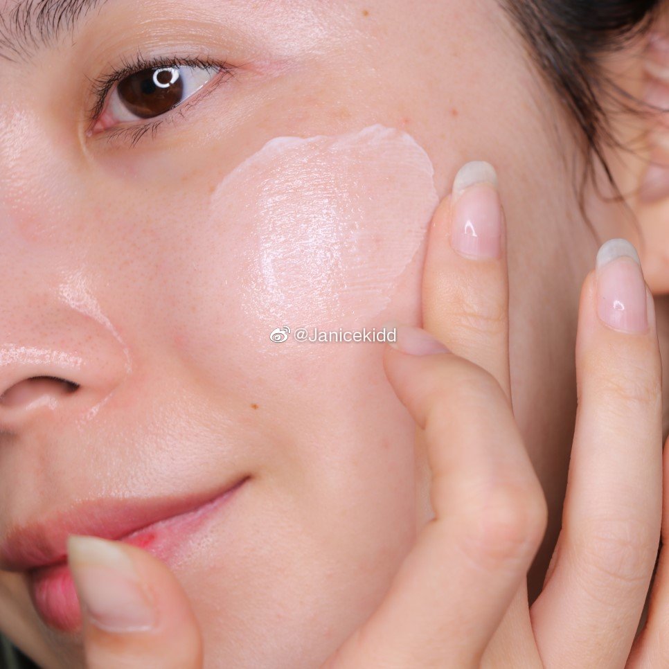 giorgio armani crema nera moisturizing uv filter