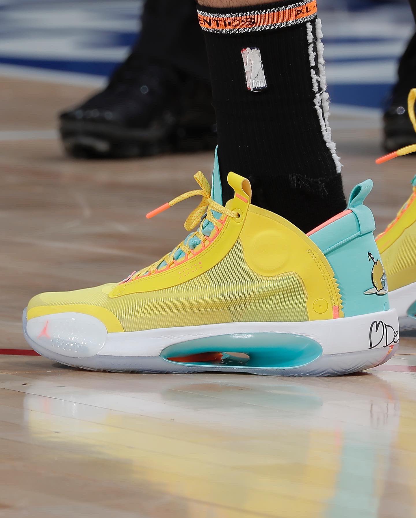 塔图姆今天上脚的这配色也好看啊!