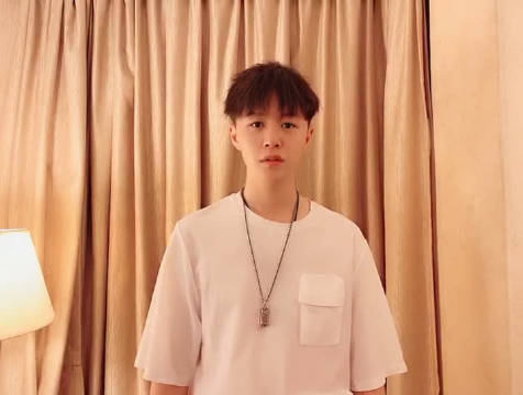 "可不可以,和你在一起,我们之间有太多回忆,爱上了你