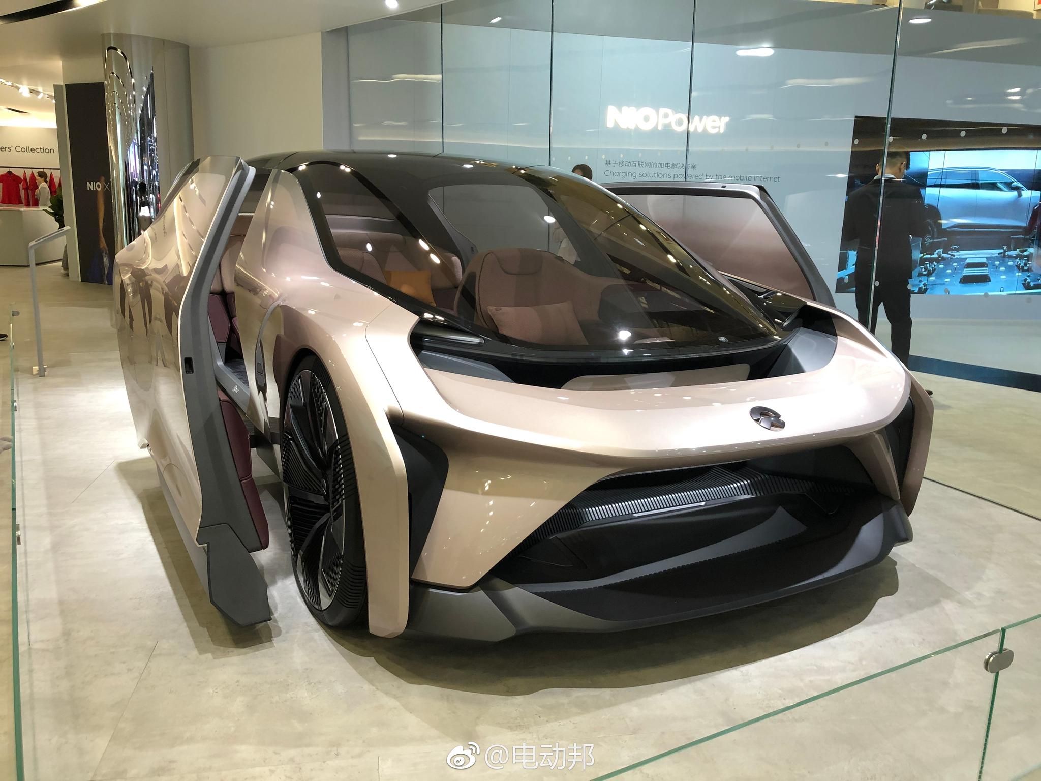 蔚来eve概念车,透明仪表盘和智能全息前挡风玻璃,是不是很酷