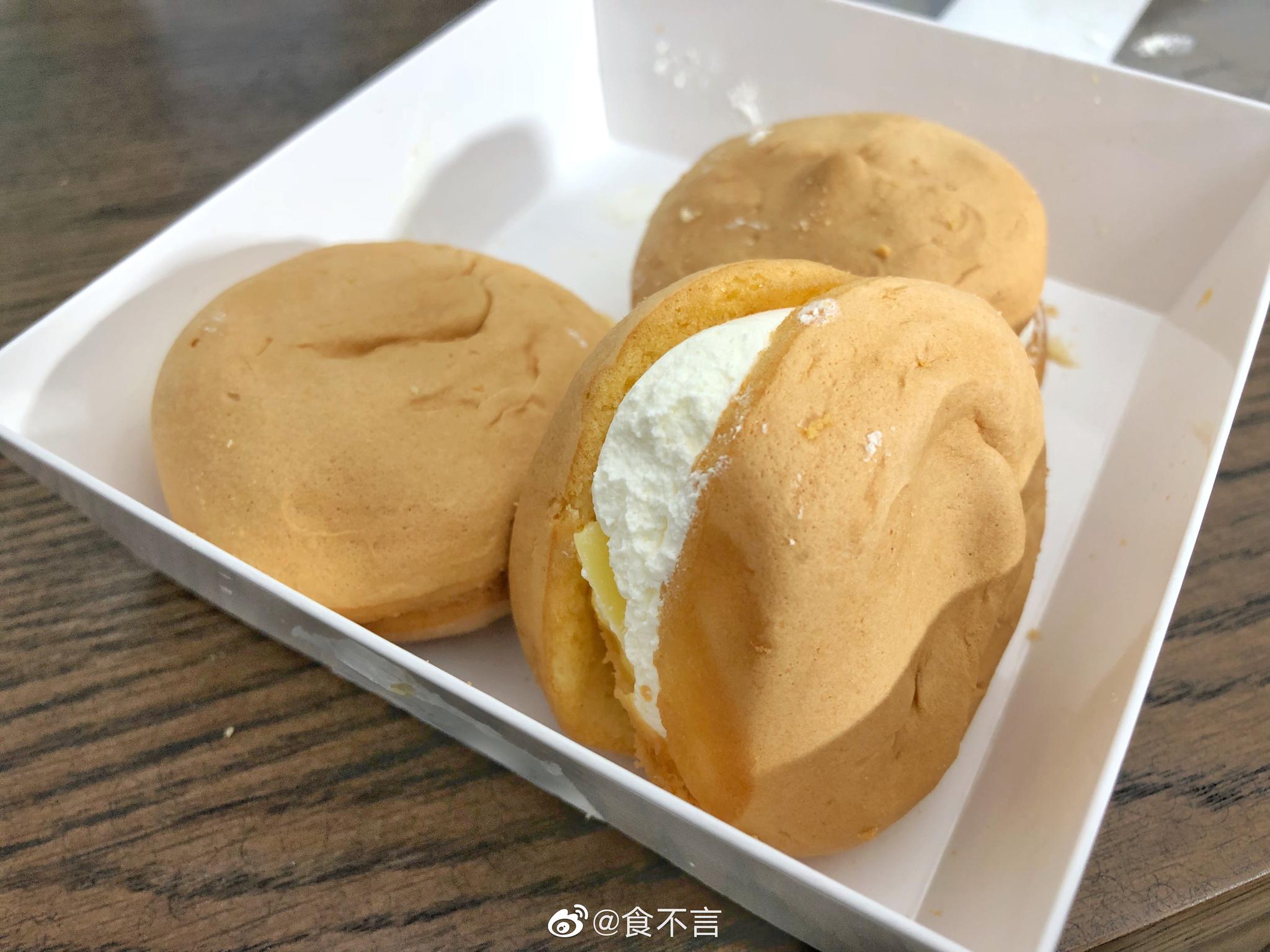 仟吉新品白川空气蛋糕整体感觉就是没有肉松的肉松小贝把沙拉酱换