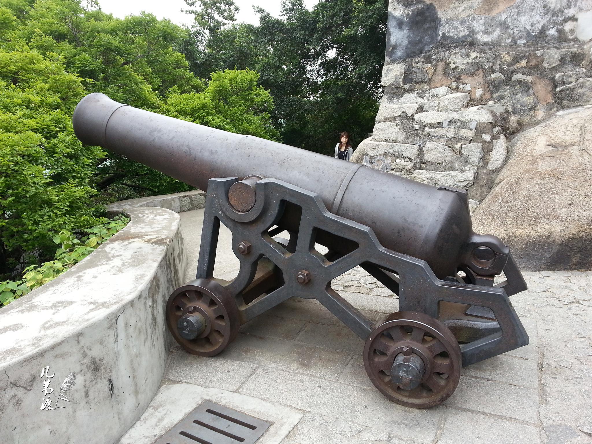 大炮台又名圣保禄炮台,中央炮台,坐落在大三巴牌坊侧.