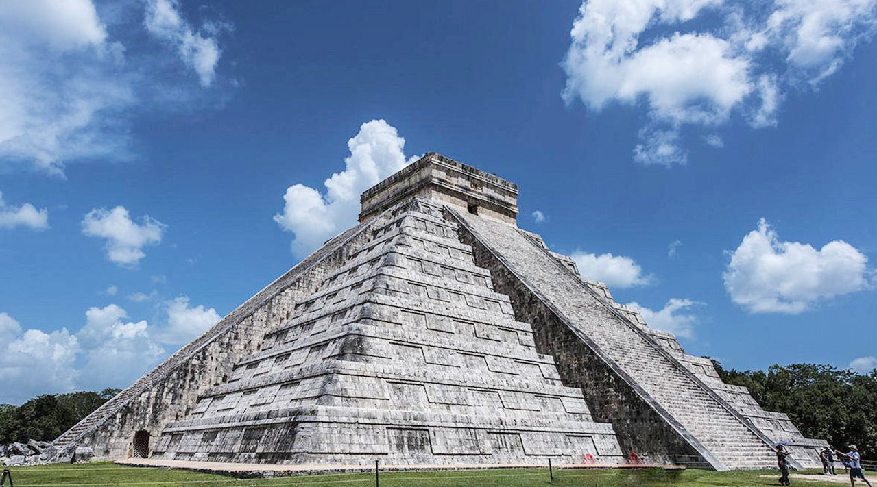 玛雅神庙出现神秘轴状光束,这是末日警示信号?