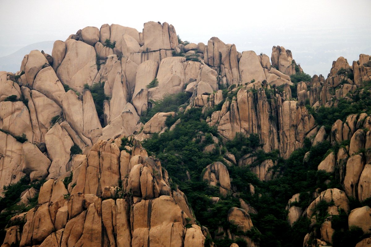 雨中探秘嵖岈山3小时峡谷幽幽8000米奇石林立