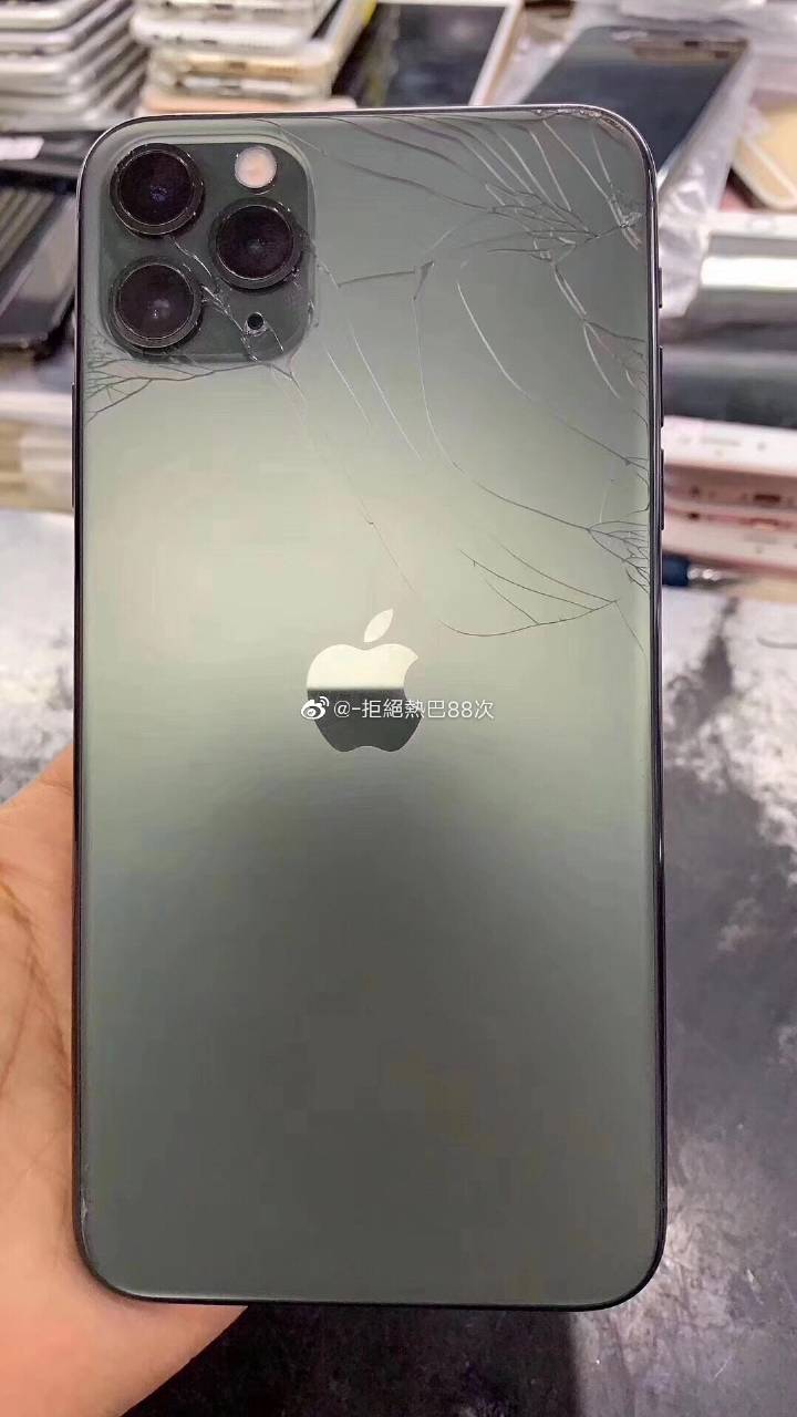 华为mate30pro和苹果iphone11promax今天都有摔碎的