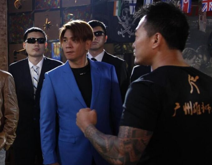 他一脚踏四船,是惠英红的"人生污点",今53岁依旧帅气娶嫩妻|黄子扬