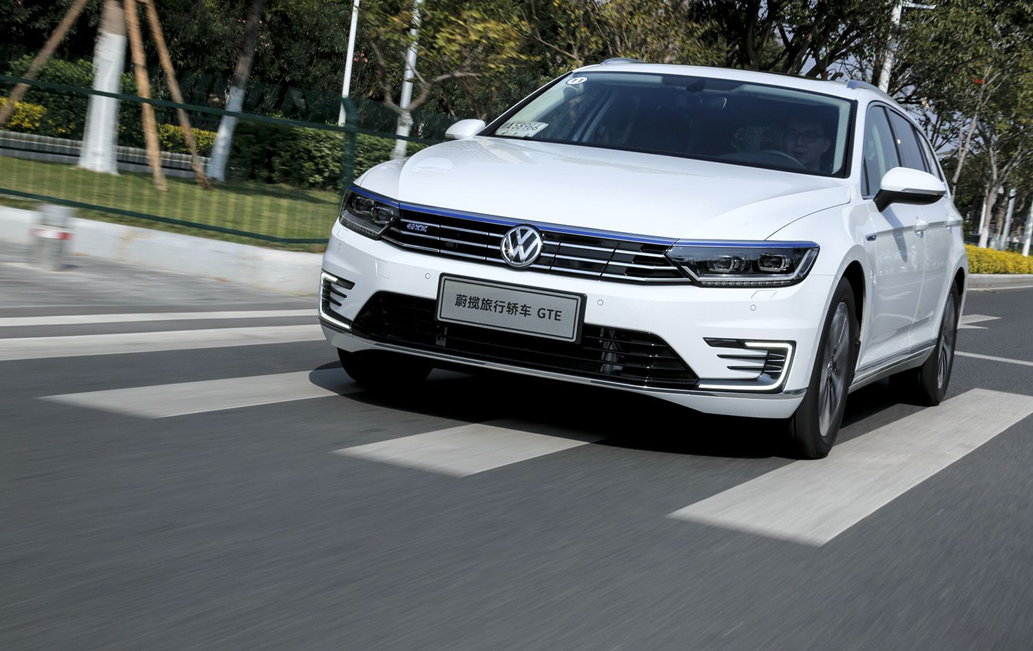 进化版的混动瓦罐试驾大众蔚揽gte看到外观就已被征服