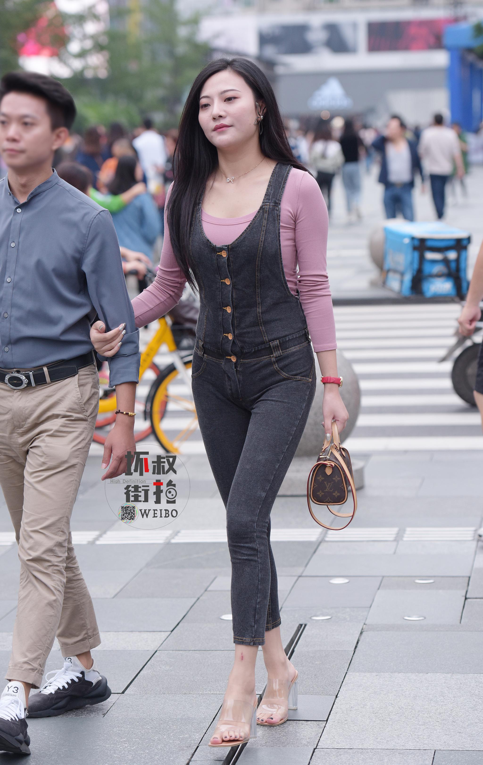 情侣～来源:@坏叔街拍_高清图集_新浪网