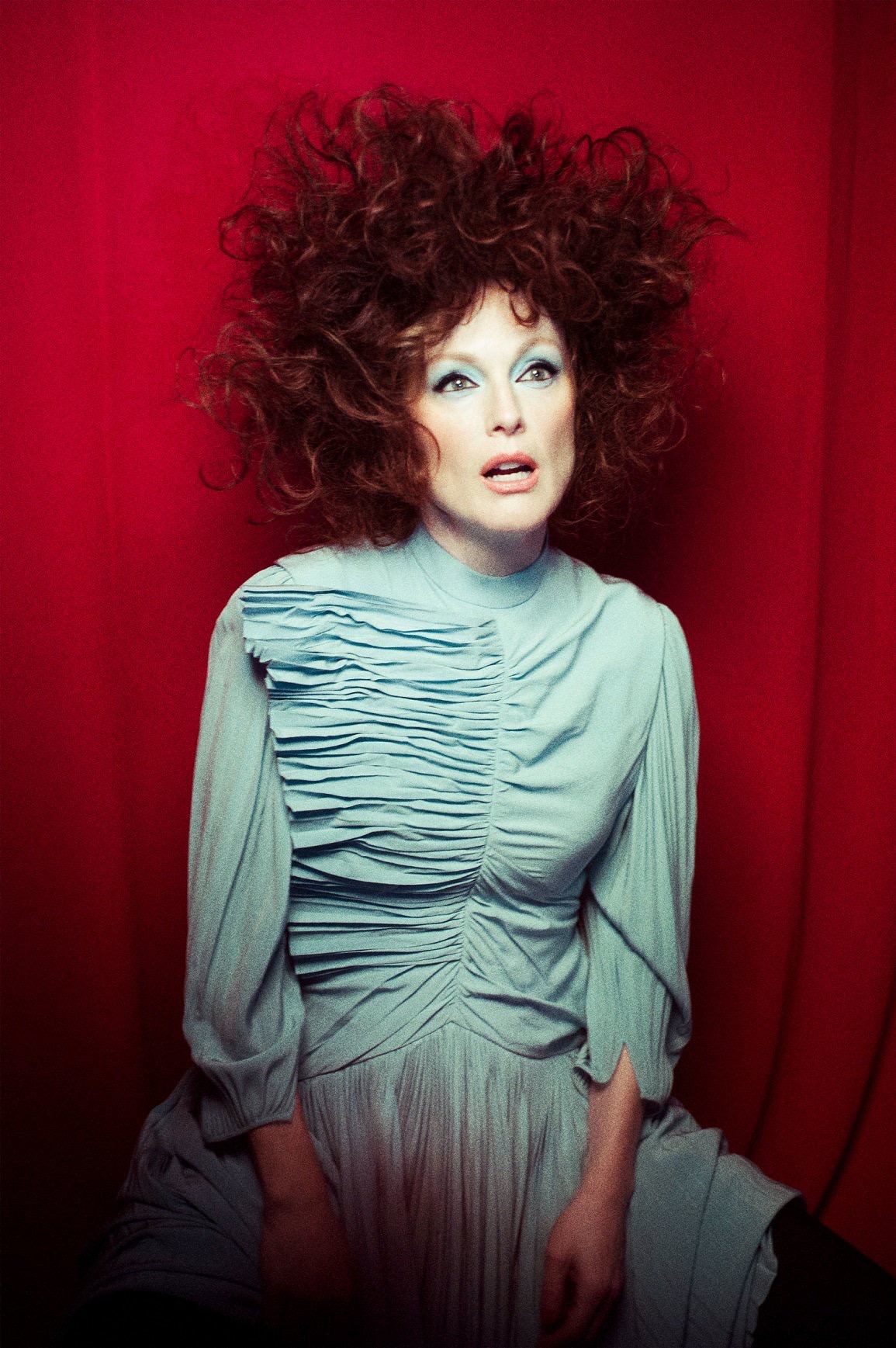 julianne moore photographed by ioulex for flaunt magazine.