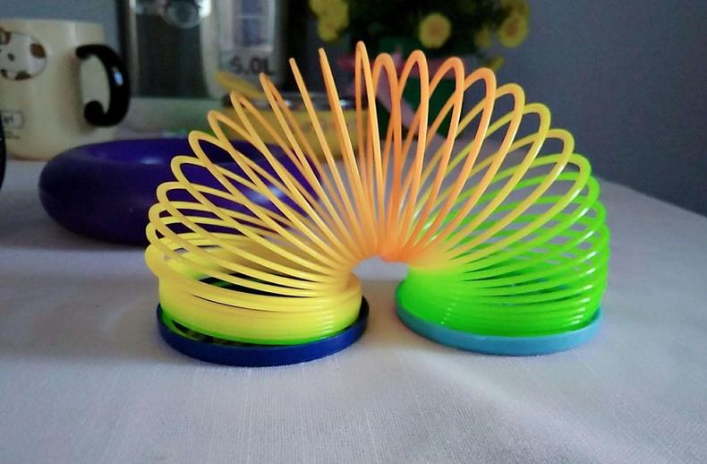 婴幼儿玩具探秘第二期彩虹弹簧圈