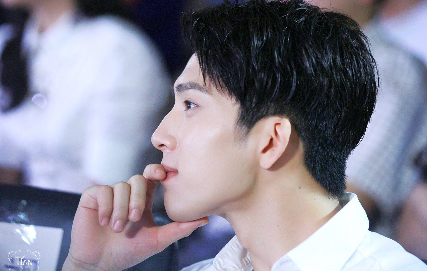 男神们的侧颜 简直无法抗拒