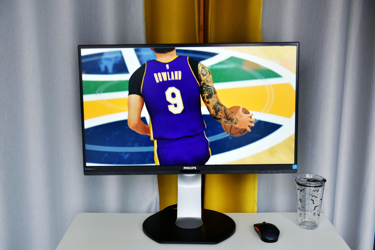 低蓝光飞利浦27寸显示器体验评测:10.7亿色搭配IPS的4K加持!