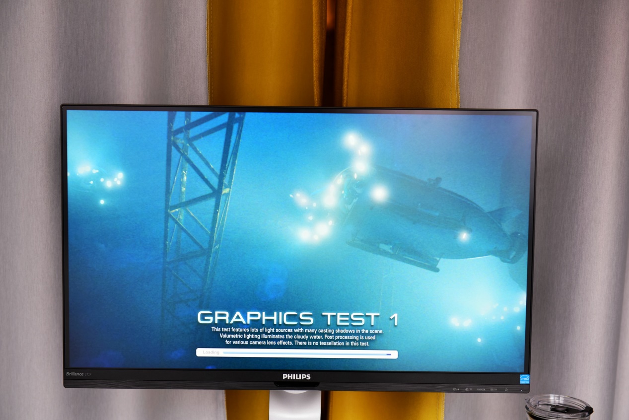 低蓝光飞利浦27寸显示器体验评测:10.7亿色搭配IPS的4K加持!