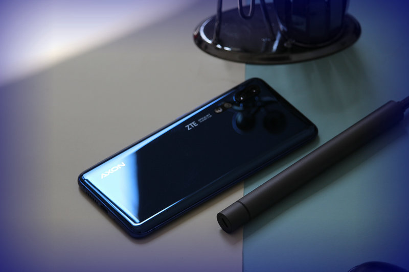 评测:畅销海外的中兴天机axon 10 pro用过之后直叹:手感真爽!