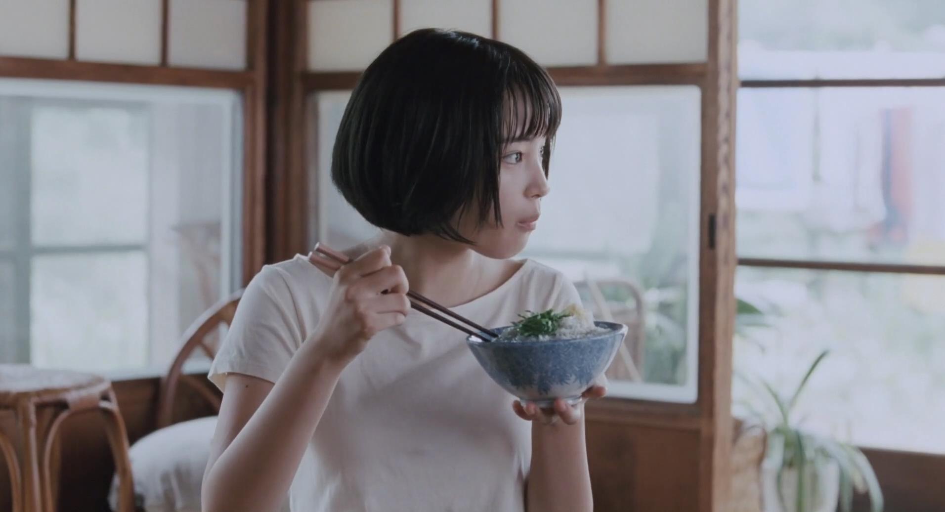 《海街日记》中的广濑铃 春天般的女孩