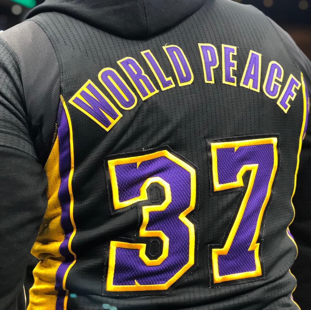 凯尔特人和湖人的比赛,加内特和慈世平在现场