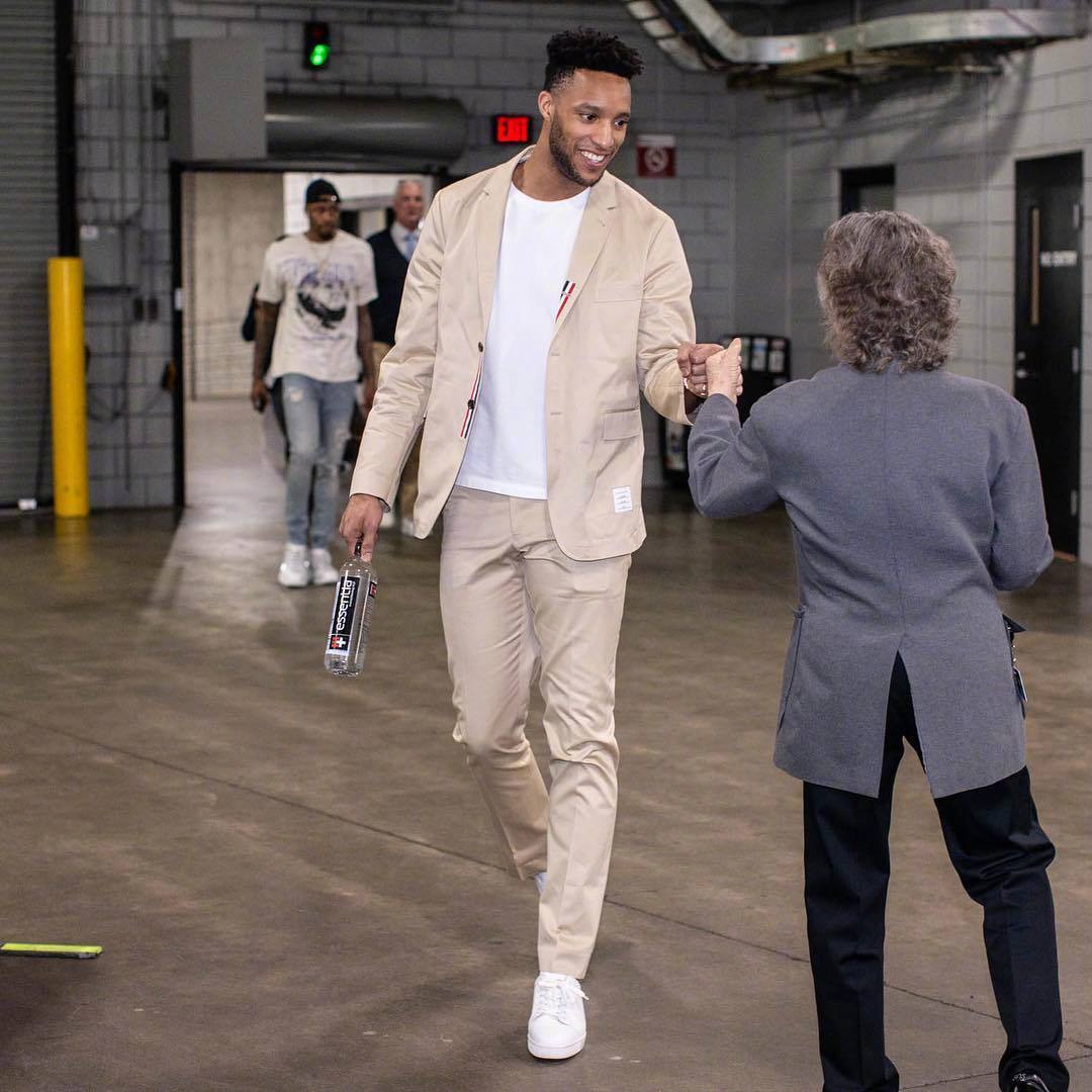 波特兰男模队再次上线莱昂纳德柯林斯领衔