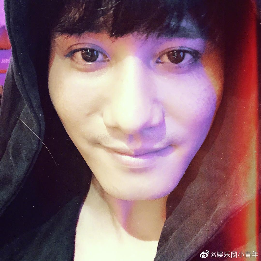 考古《掌中之物》男主彭冠英微博的时候真的被丑到了了_高清图集_新浪