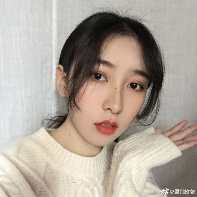她叫周嘉琪,02年,毕业于厦门十中,身高168cm,处女座|周嘉琪|处女座