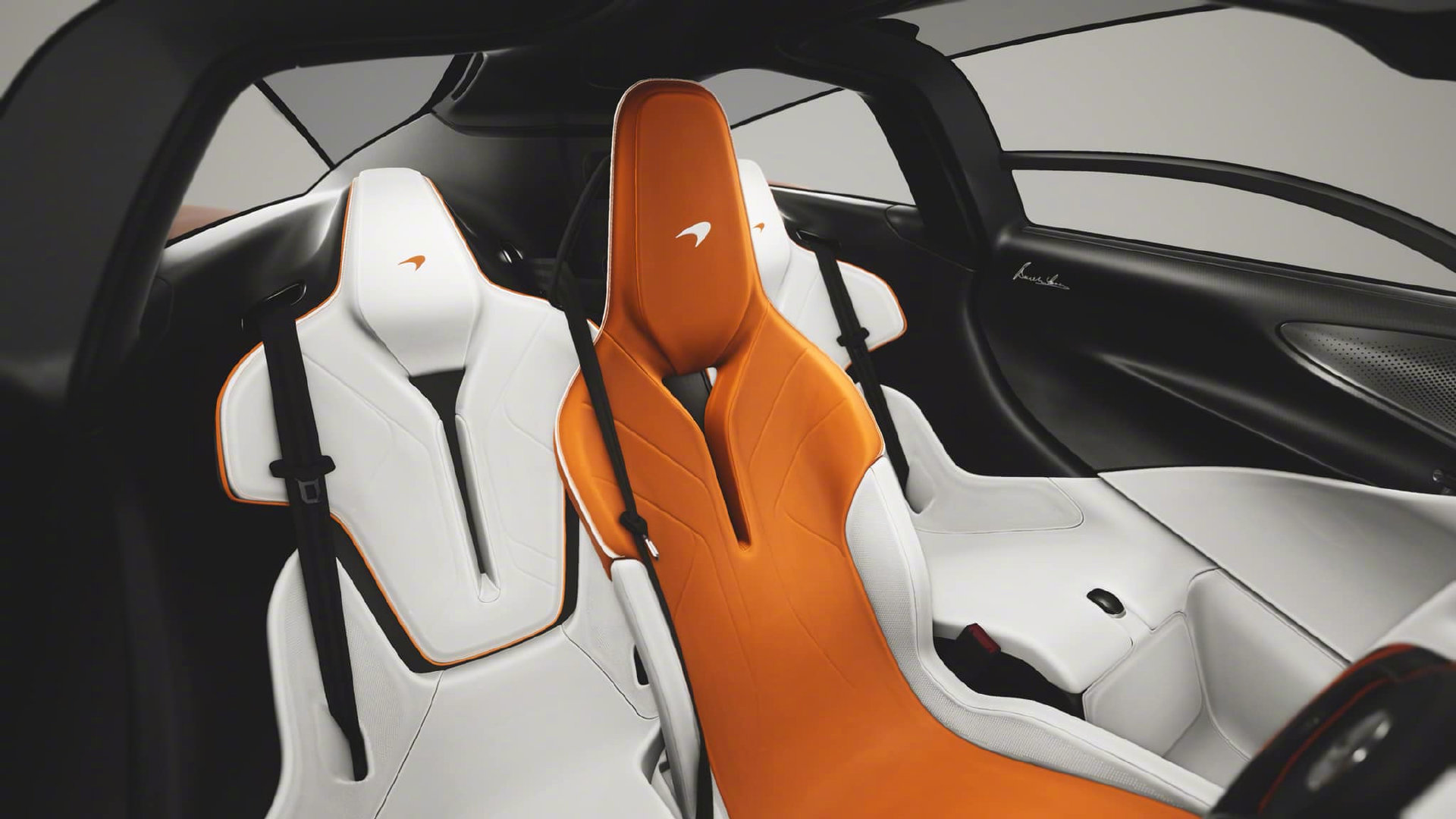 三座迈凯伦来了,土壕终于可以开超跑带俩女朋友一起玩啦!