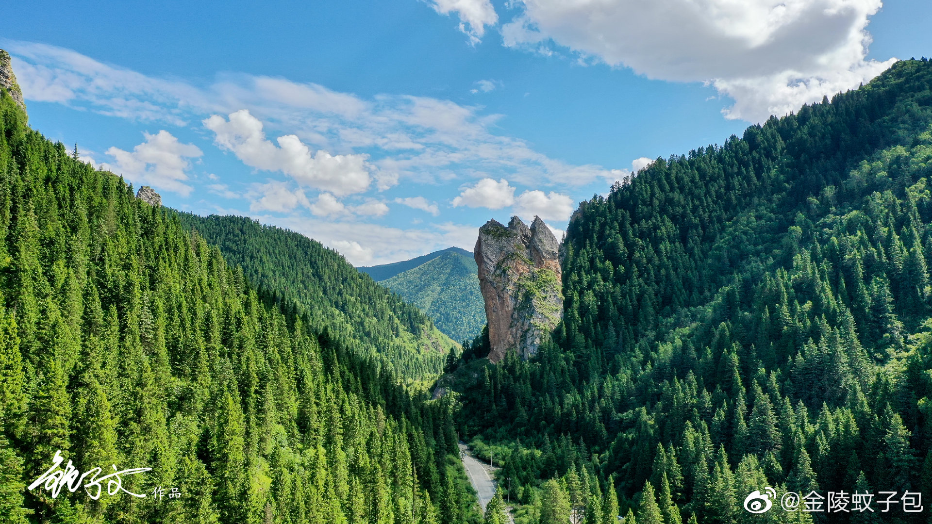 大峪沟景区北距省会兰州370公里,西距州府合作市118公里,距夏河拉卜楞