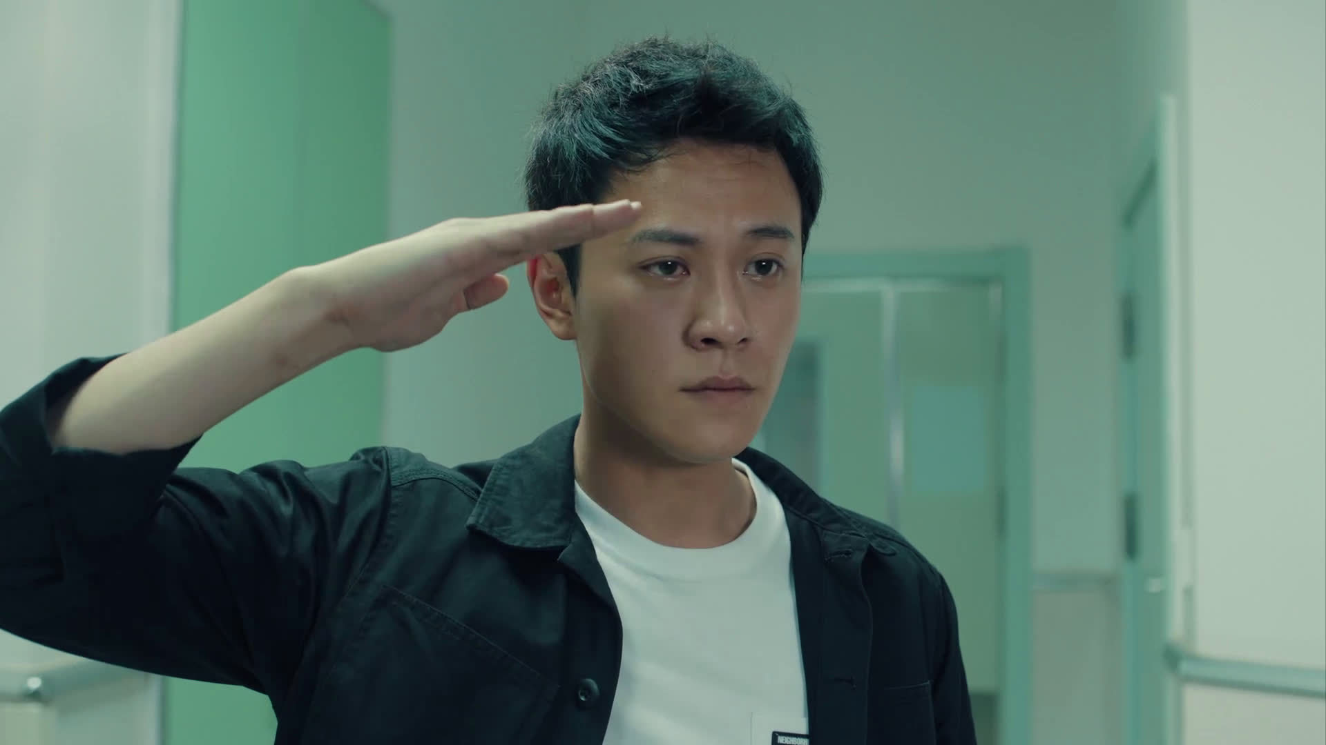 秦俊杰《善始善终》秦俊杰眼神戏足很服气