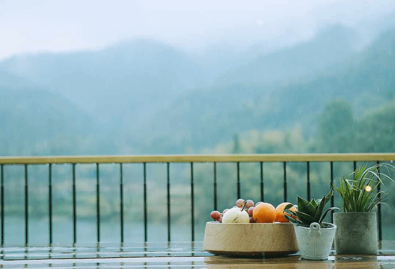 生活其实就是要简单点,一个茶杯,一间茅屋,一亩良田,一亿存款.