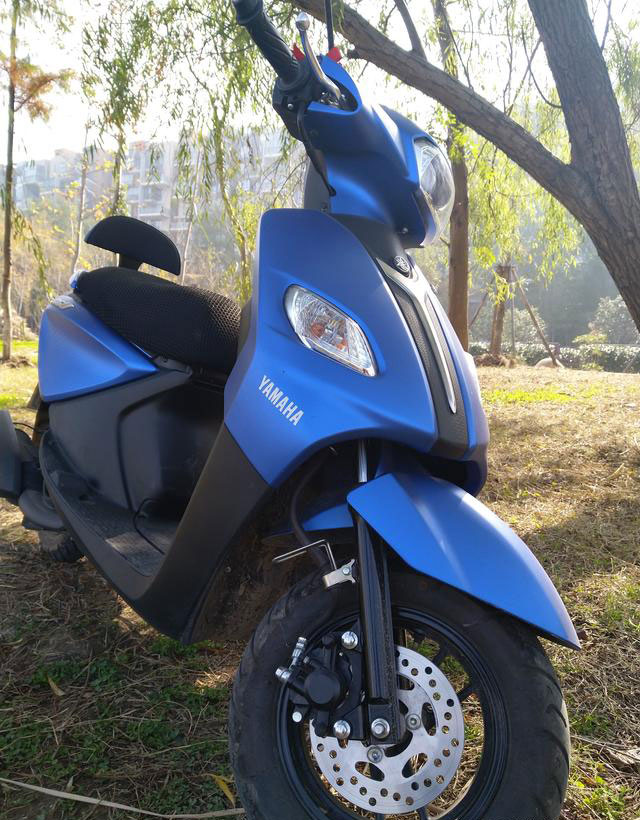 这款雅马哈售8700元,百公里油耗2l,万元以下踏板车首选