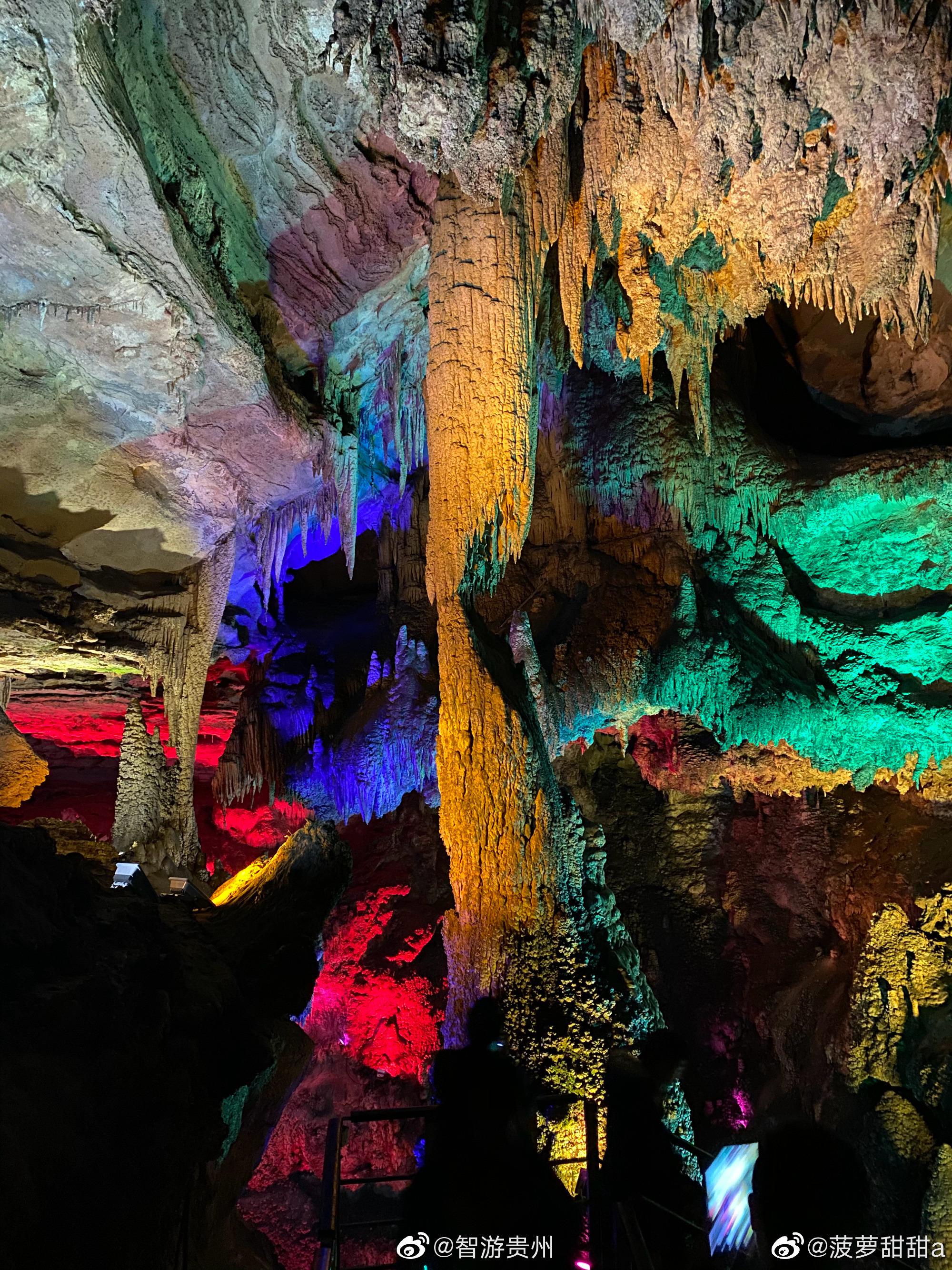 贵州绥阳双河溶洞是由一个主洞及118条大小不等的支洞和4条地下河组成