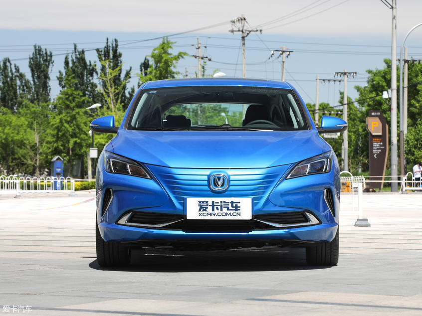 长安逸动et正式上市补贴后售1329万起