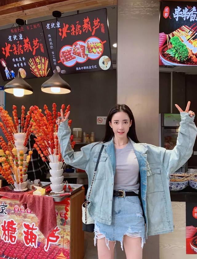 快手街拍女神潘南奎黑历史曝光,她竟然是这种人,人称"潘十亿"花蛇