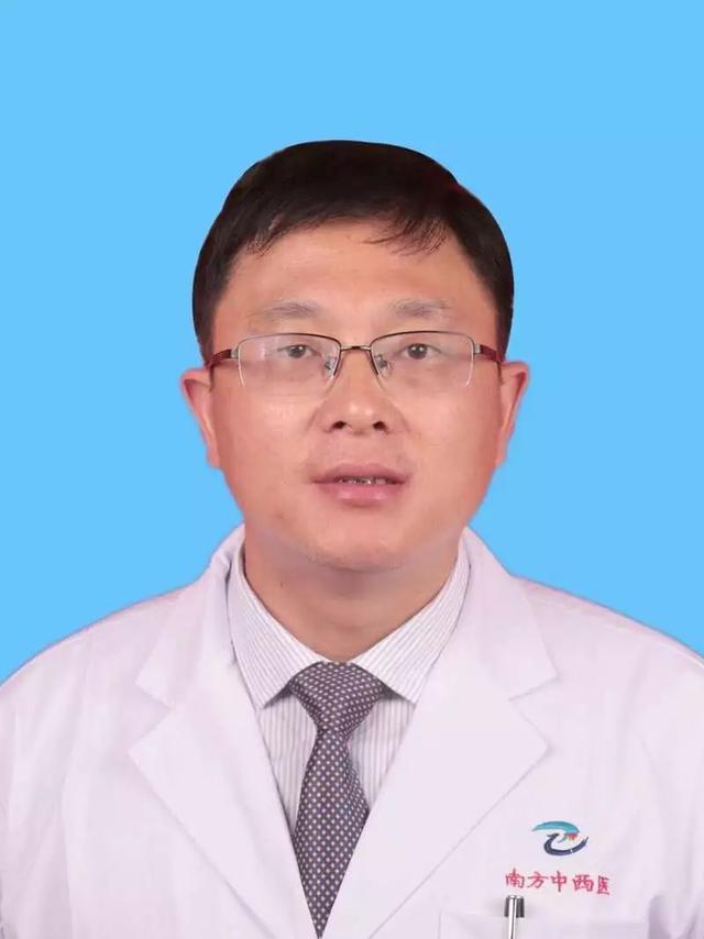 师从全国名老中医,著名中医脾胃专家周福生教授,广东省名中医吴伟康