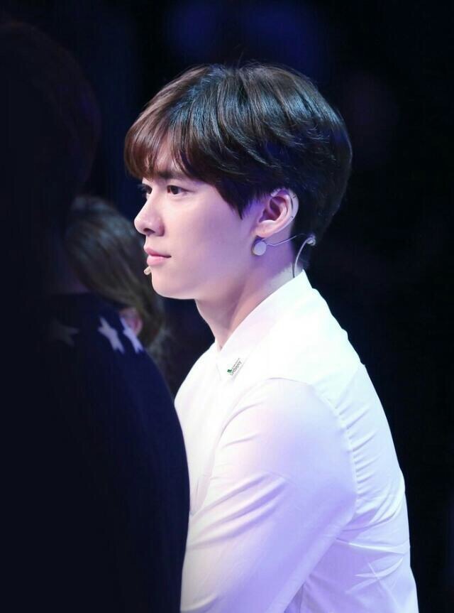 男神们的侧颜 简直无法抗拒