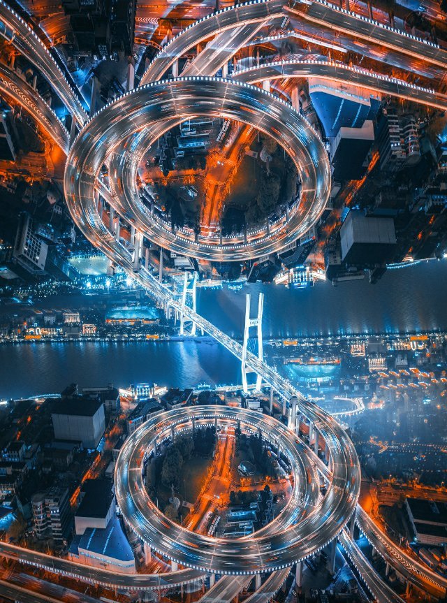 这日新月异的时代每个城市都逐渐进化成铜墙铁壁的消费机器