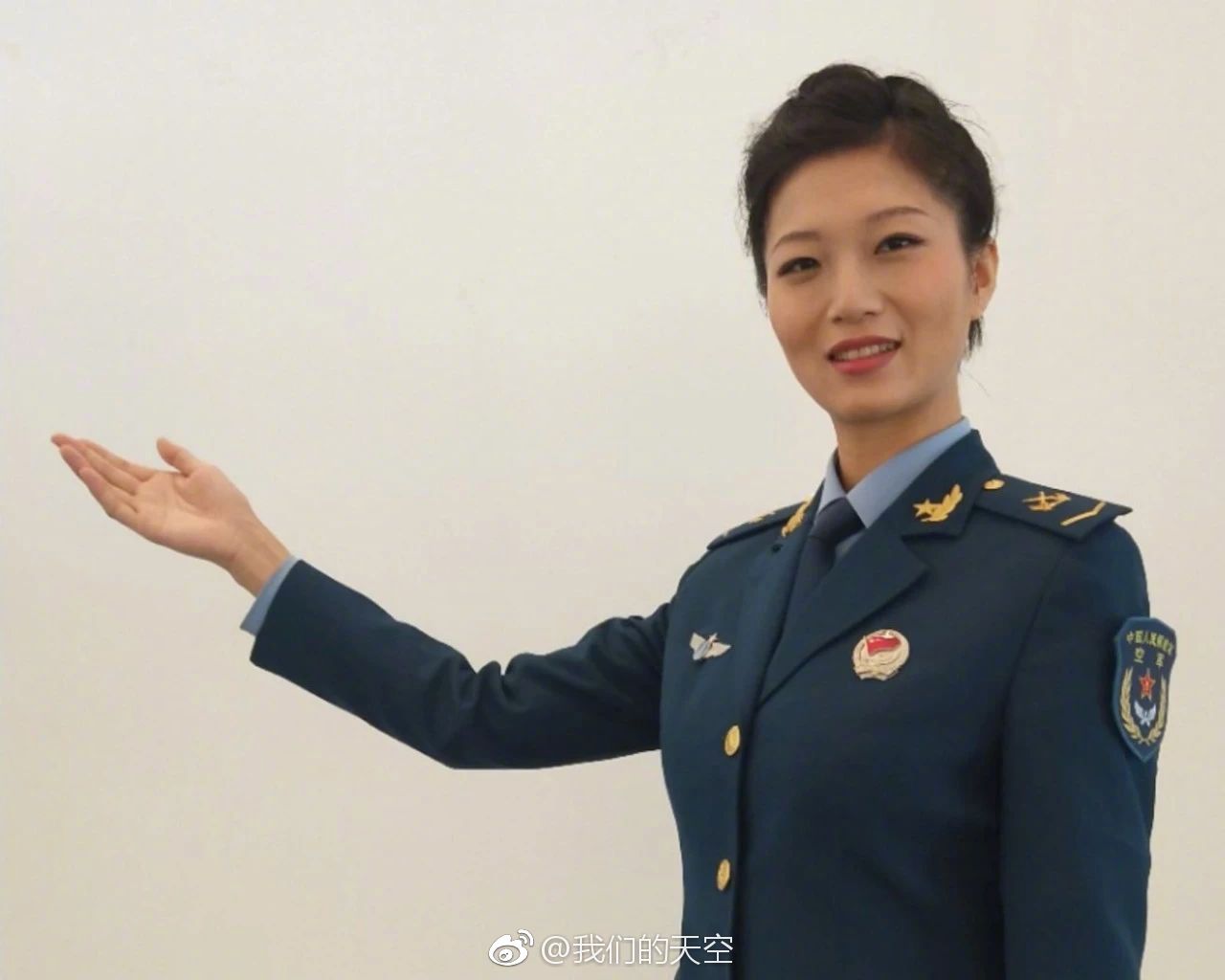 "空军唯一,全军十佳,全国优秀" 黄蒙蒙——空降兵军史馆讲解员