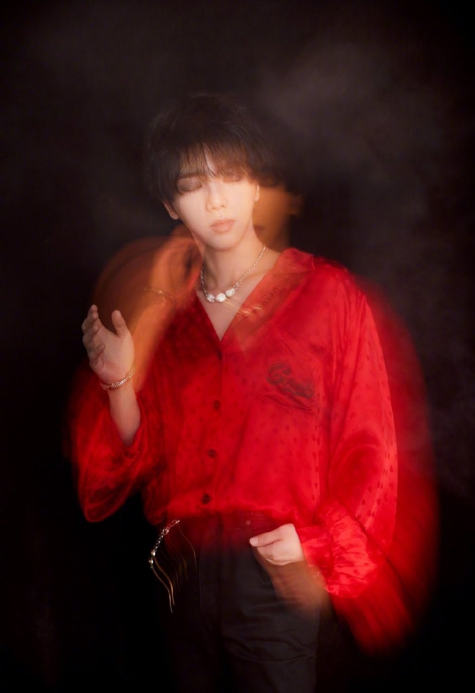 红红火火,华晨宇红色爱心衬衣爱了爱了